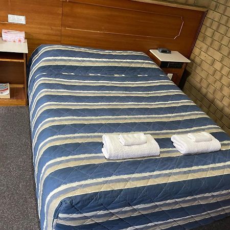 אינגלה פארם Pavlos Motel מראה חיצוני תמונה