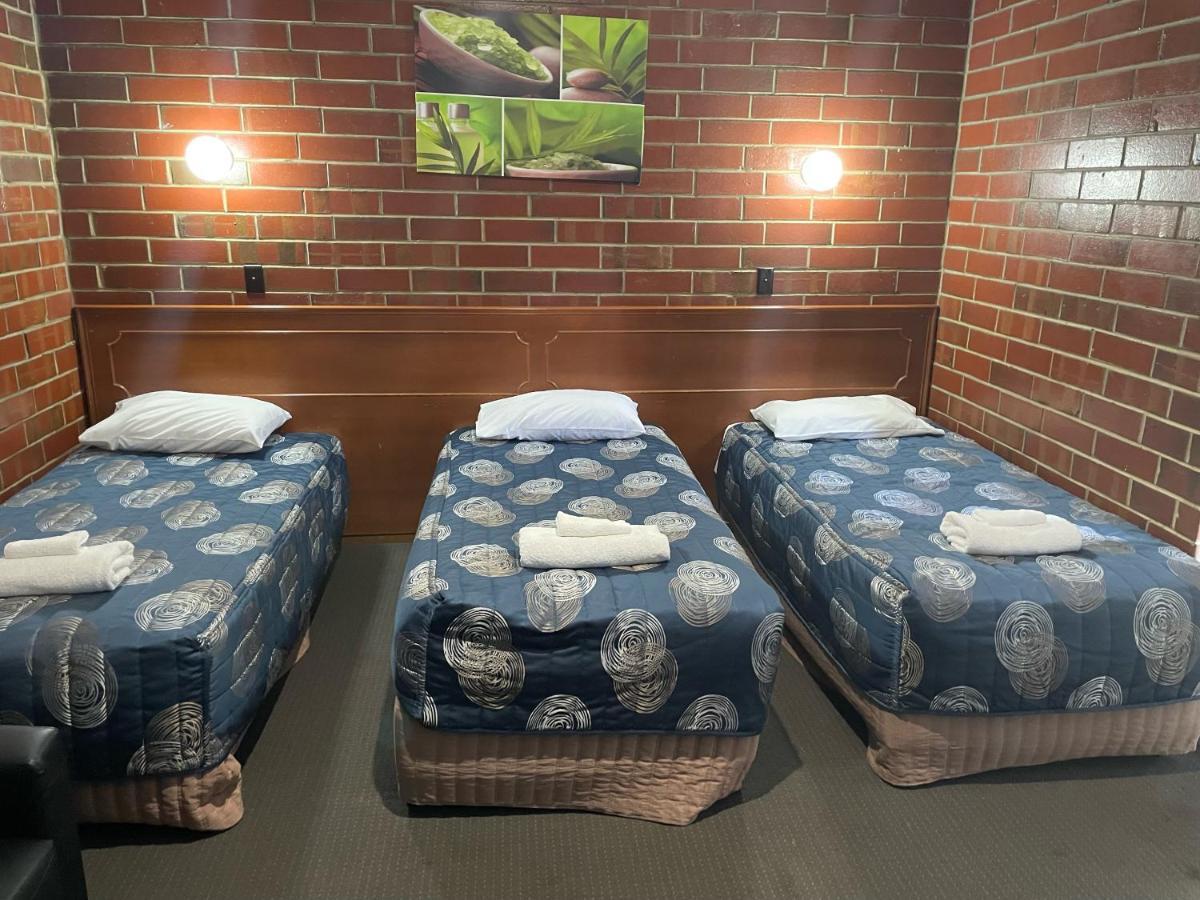 אינגלה פארם Pavlos Motel מראה חיצוני תמונה