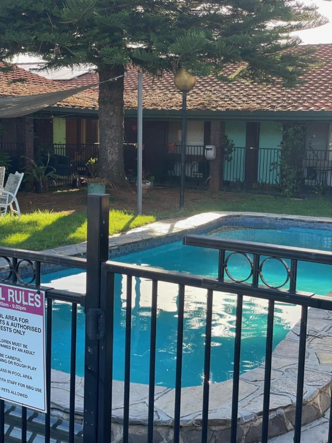 אינגלה פארם Pavlos Motel מראה חיצוני תמונה